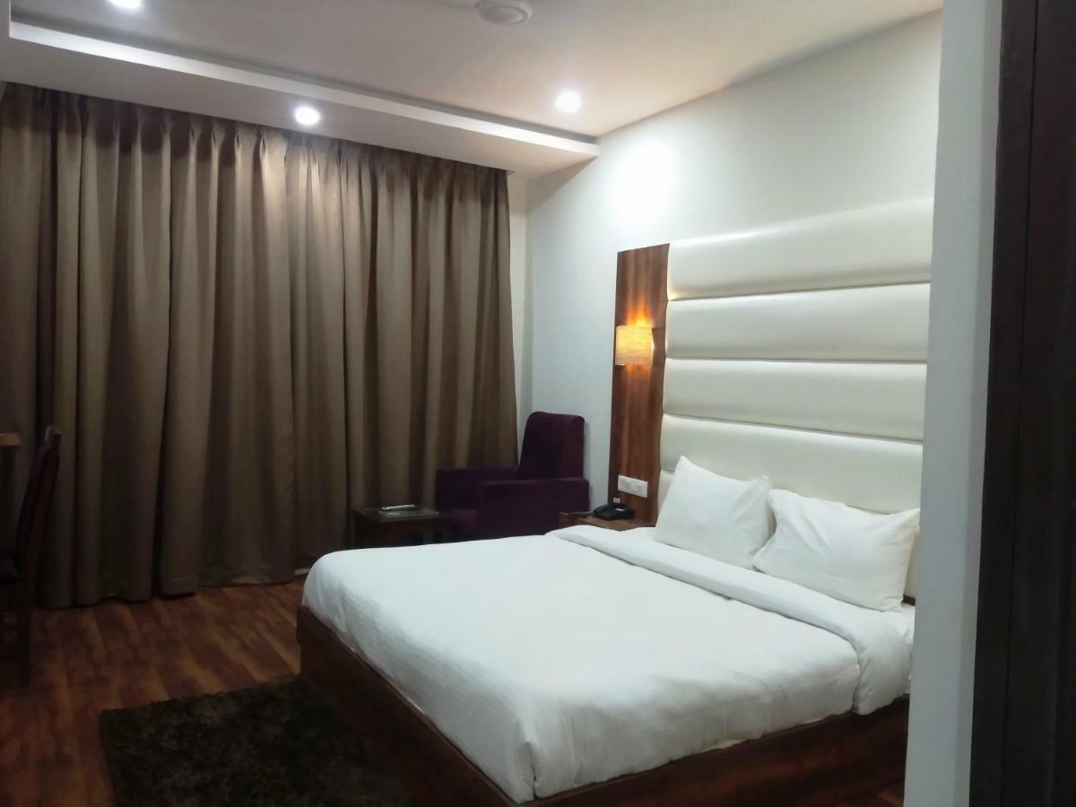 Отель Ak Continental - Mcleodganj Дармсала Экстерьер фото