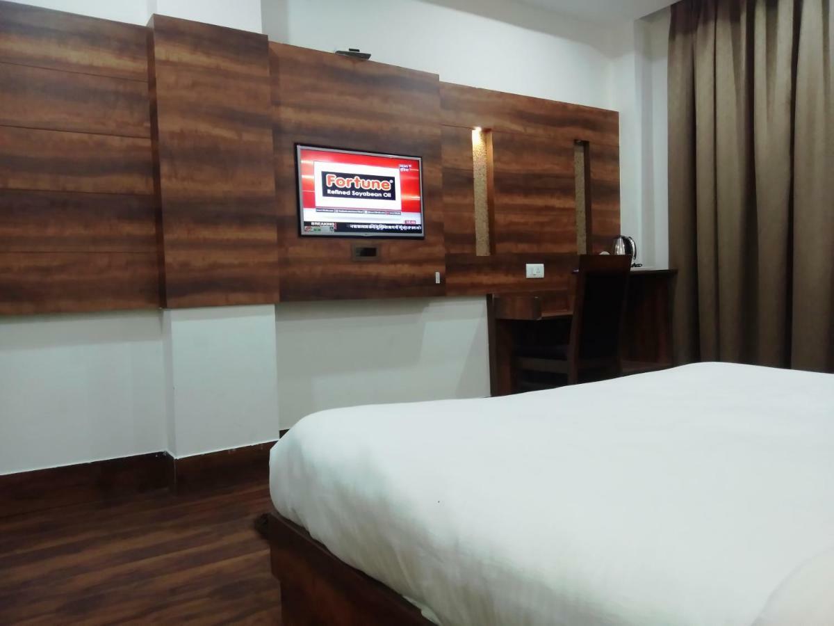 Отель Ak Continental - Mcleodganj Дармсала Экстерьер фото