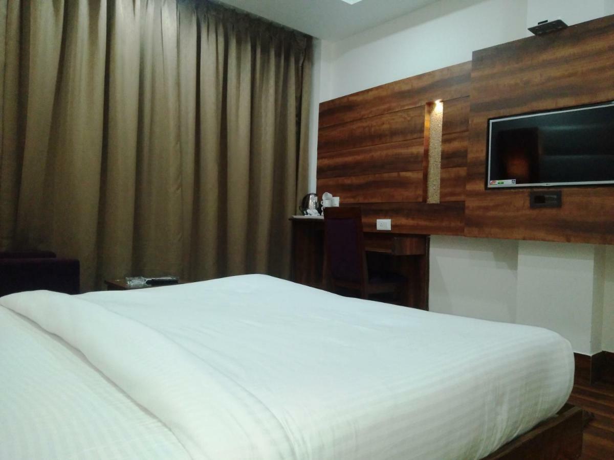 Отель Ak Continental - Mcleodganj Дармсала Экстерьер фото