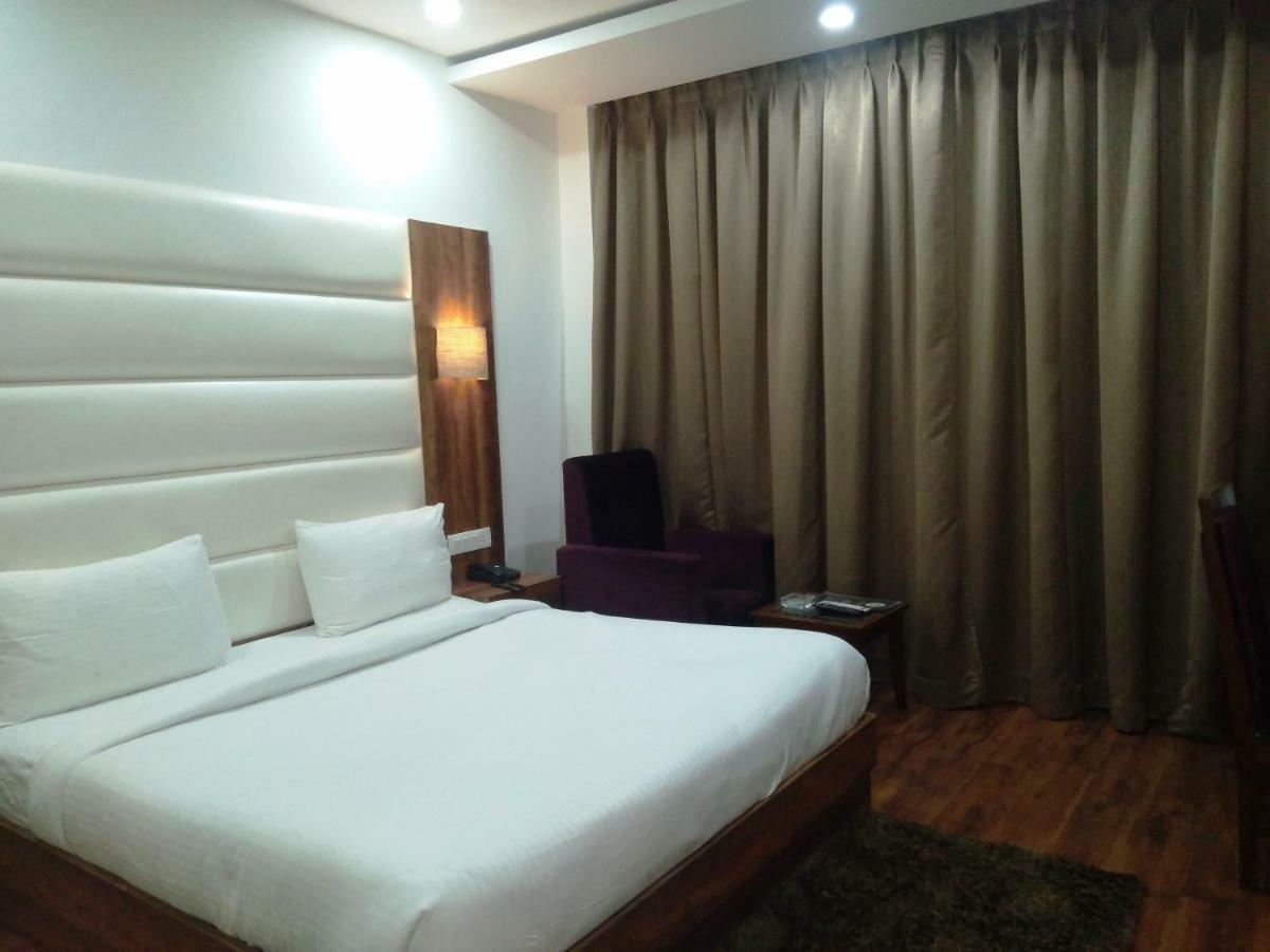 Отель Ak Continental - Mcleodganj Дармсала Экстерьер фото