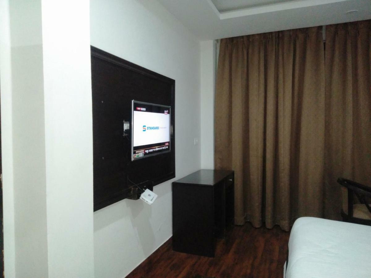 Отель Ak Continental - Mcleodganj Дармсала Экстерьер фото